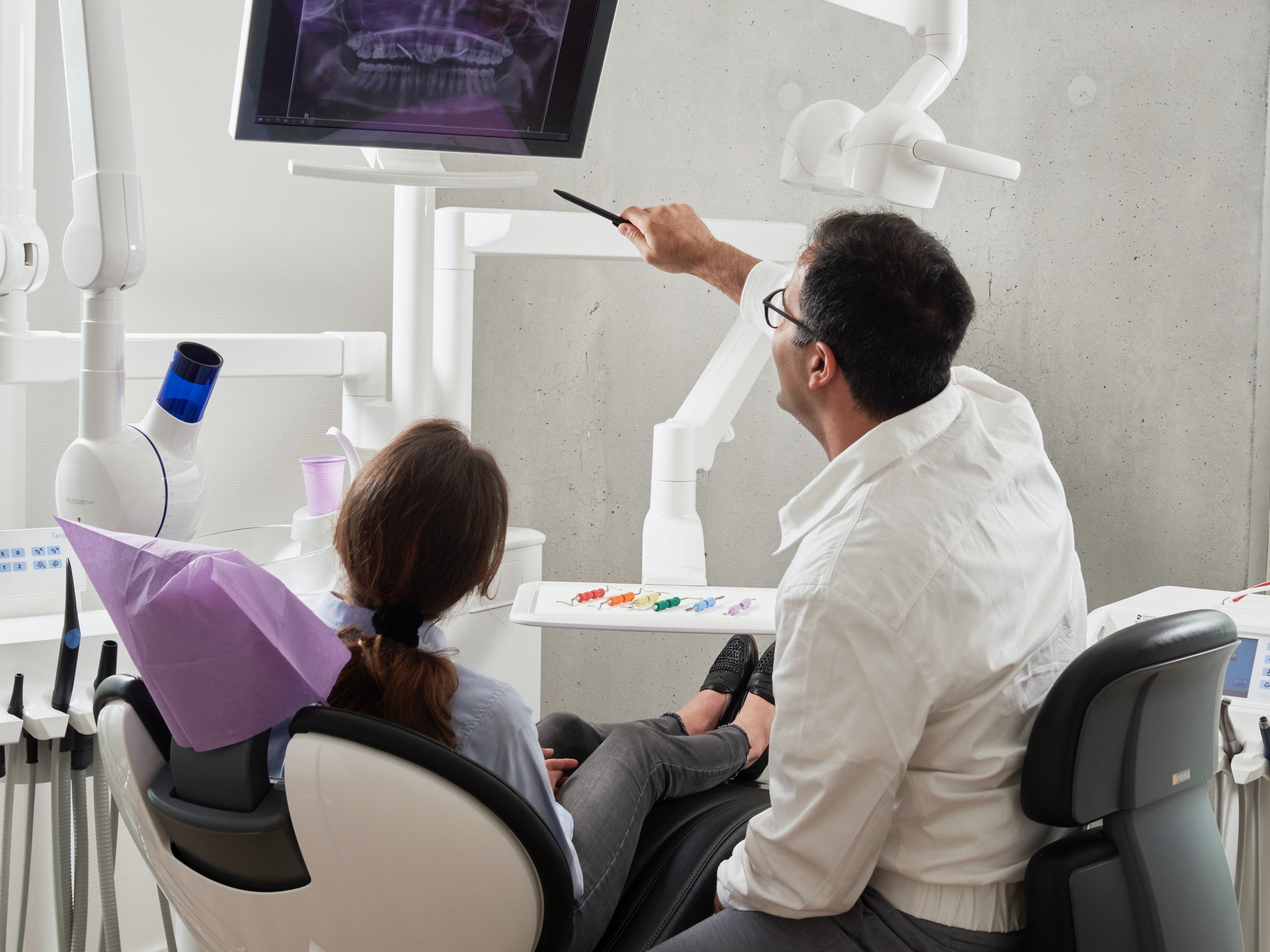 4 Steps to Choosing the Right Dentist For Yourself!