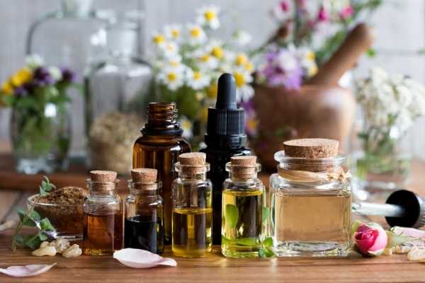 Essential oil and mood management | How do essential oils uplift your mood?
